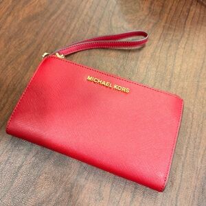Michael Kors Scarlet Wristlet